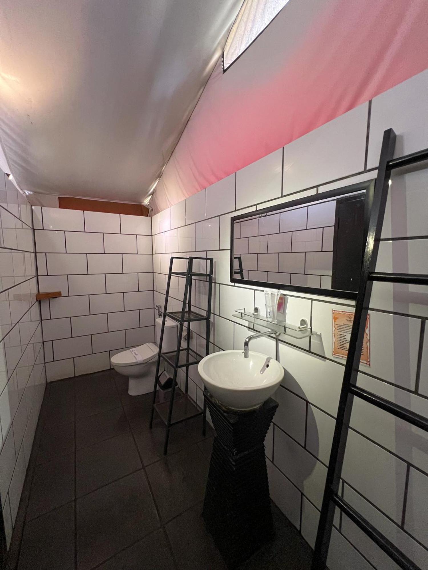 Trizara Resorts - Glam Camping Лембанг Экстерьер фото
