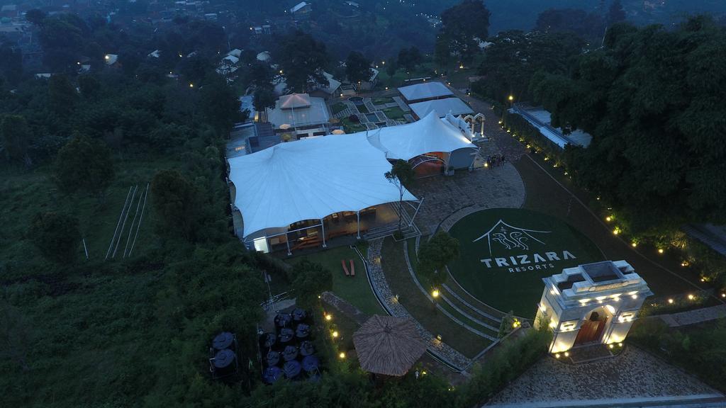 Trizara Resorts - Glam Camping Лембанг Экстерьер фото